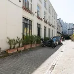 Stylish Duplex For 4 In Bastille Paris